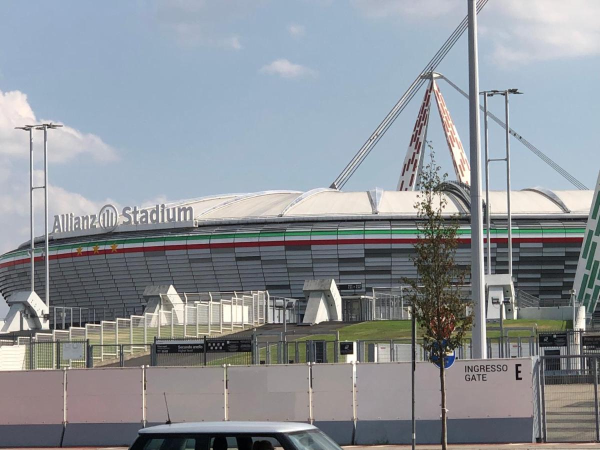 Tra Stadio E Storia - Fronte Allianz Stadium Juventus Venaria Reale Exterior foto